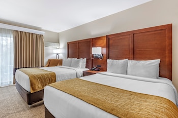 Deluxe Double Room, 2 Queen Beds, Accessible Bathtub, Non Smoking