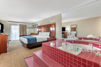 Junior Studio Suite, 1 King Bed with Sofa bed, Non Smoking, Jetted Tub