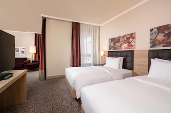 Twin Junior Suite City Wing
