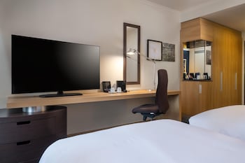 Executive Room, 2 Twin Beds, City View