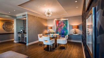 Suite, 1 King Bed, Non Smoking, Refrigerator (Penthouse)