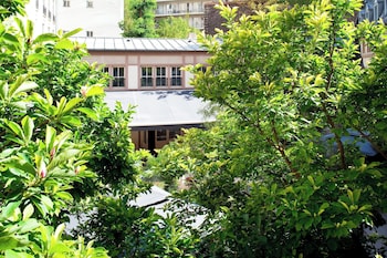 Room, 1 King Bed, Garden View