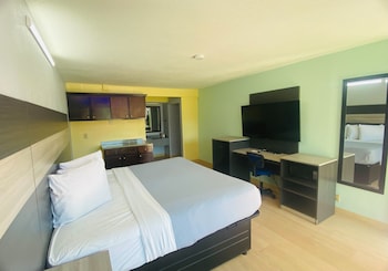 Standard Single Room, 1 King Bed, Accessible, Non Smoking