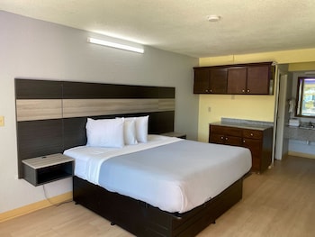 Standard Single Room, 1 King Bed, Accessible, Non Smoking