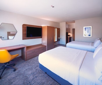 Standard Room, 2 Queen Beds, Accessible Bathtub, Kitchenette