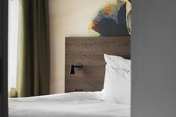 Superior Studio, 1 King Bed, Non Smoking (with Sofabed)
