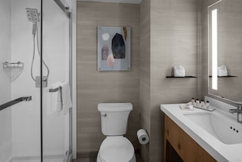 Room, 2 Queen Beds, High Floor, Exterior Entry