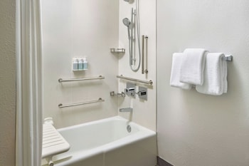 Suite, 1 King Bed, Hearing Accessible (Mobility Accessible with Bathtub)