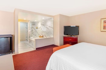 Suite, 1 King Bed, Non Smoking, Jetted Tub