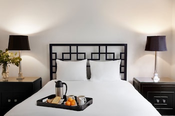 Deluxe Room, 1 Queen Bed, Accessible