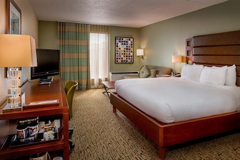 Deluxe Room, 1 King Bed with Sofa bed