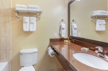 Standard Room, 1 Queen Bed, Non Smoking, Refrigerator & Microwave