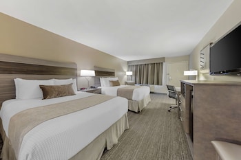 Deluxe Room, 2 Queen Beds, Non Smoking, Refrigerator & Microwave