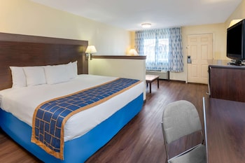 Standard Room, 1 King Bed