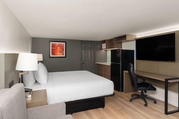 Suite, 1 King Bed, Non Smoking