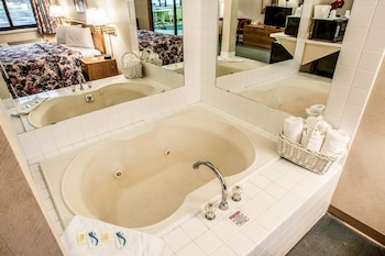 Suite, 1 King Bed, Non Smoking