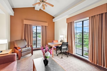 Suite, 1 King Bed with Sofa bed, Non Smoking
