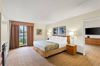 Suite, 1 King Bed with Sofa bed, Non Smoking