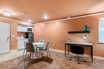 Suite, 1 King Bed, Non Smoking, Kitchenette (Walk-in Shower;with Sofabed)