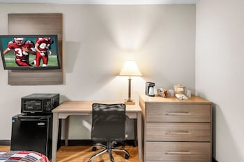 Superior Room, 1 King Bed (Smoke Free)