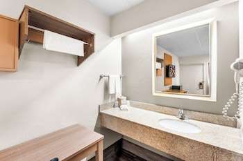 Deluxe Room, 1 King Bed (Smoke Free)