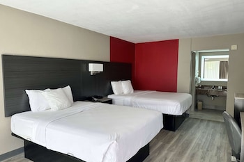 Room, 2 Queen Beds, Non Smoking, Ground Floor