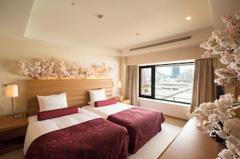Sakura Japanese and Western Family room (with Tatami area, 2 Beds & 2 Futon)