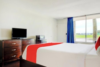 Deluxe Room, 1 Queen Bed
