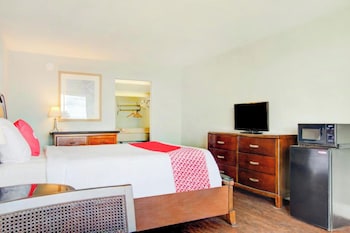 Deluxe Room, 1 Queen Bed