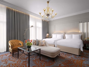 Luxury Room (2 Single Beds, 376sf, 35sm)