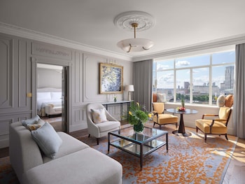 Suite, 1 Bedroom, River View ( 656sf, 61sm)