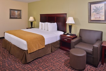 Standard Room, 1 King Bed, Non Smoking, Refrigerator & Microwave