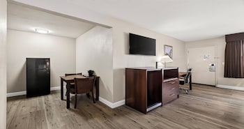 Standard Room, 2 Queen Beds, Non Smoking, Kitchenette