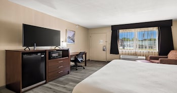Standard Room, 2 Queen Beds, Non Smoking, Refrigerator & Microwave