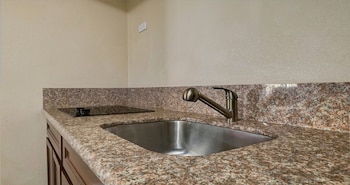 Standard Room, 2 Queen Beds, Non Smoking, Kitchenette