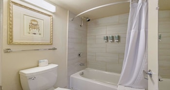 Standard Room, 1 Queen Bed, Non Smoking, Refrigerator & Microwave