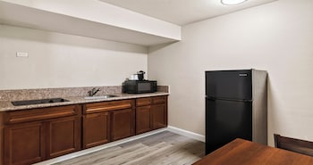 Standard Room, 2 Queen Beds, Non Smoking, Kitchenette