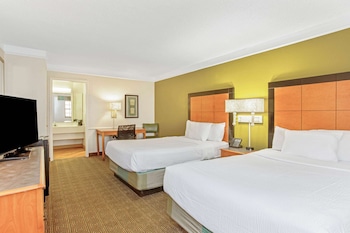 Deluxe Room, 2 Double Beds, Non Smoking