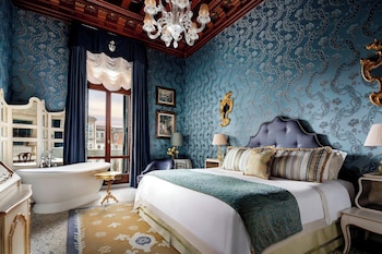 Landmark Room