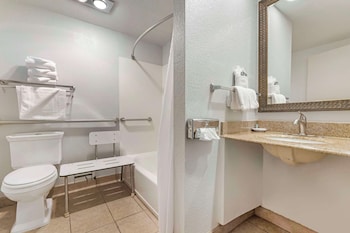Standard Room, 1 King Bed, Accessible, Bathtub