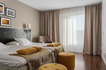 Junior Suite, 2 Twin Beds, Non Smoking (with Sofabed)