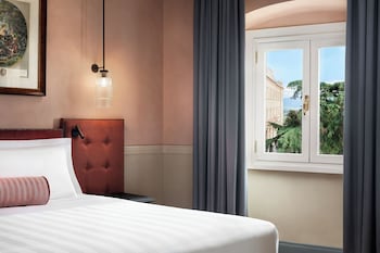 Signature Suite (Junior)