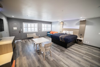 Suite, 1 King Bed