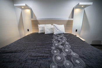 Standard Room, 1 King Bed, Smoking