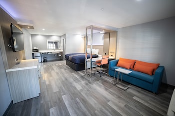 Deluxe Room, 1 King Bed, Non Smoking