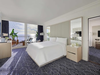 Riviera Suite, sea view, Kingsize bed or double beds