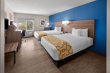 Room, 2 Queen Beds, Non Smoking