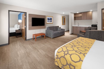 Suite, Multiple Beds, Non Smoking (One-Bedroom)