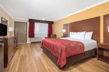Room, 1 King Bed, Non Smoking, City View