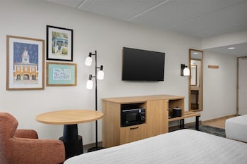 Room, 2 Queen Beds, Non Smoking (Hearing Accessible)